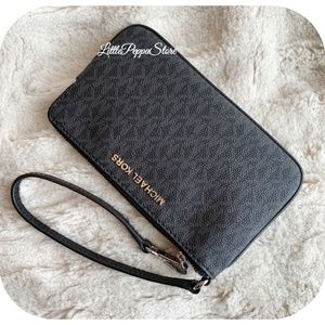 MICHAEL Michael Kors Bags - MICHAEL KORS JET SET WRISTLET MK BLACK MICHAEL Michael Kors Bags - MICHAEL KORS JET SET WRISTLET MK BLACK